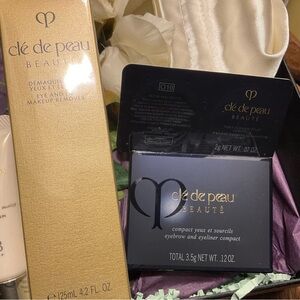 Cle de Peau eyeliner and makeup remover gifts 🎁 set